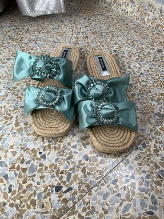 Sandalias planas Stradivarius verde agua