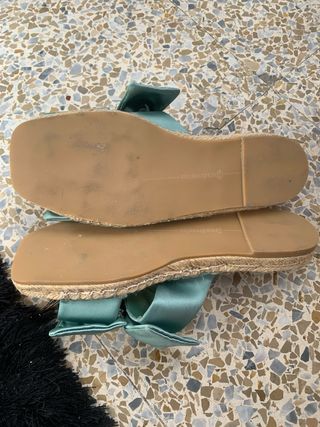 Sandalias planas Stradivarius verde agua