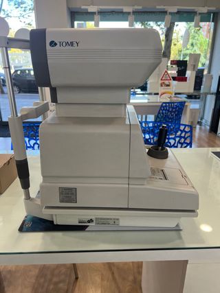 Autorefractómetro Tomey