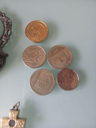 Lote antigüedades: figura, candelero, etc.