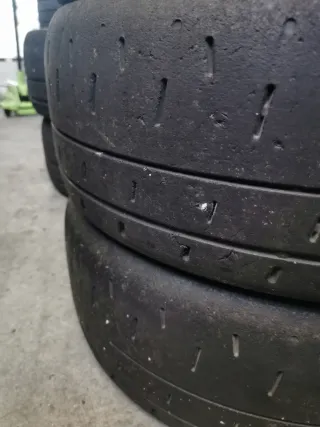 2 Pirelli 16 RA7