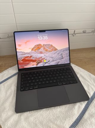 MacBook Pro 14" M4 512GB 16GB RAM NUEVO
