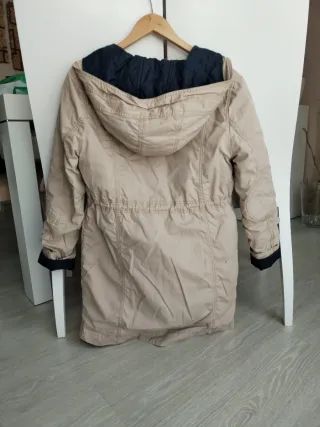Abrigo mujer beige y azul