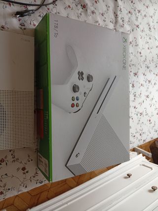Xbox One S 1TB Blanca + 2 Mandos