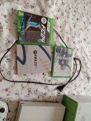 Xbox One S 1TB Blanca + 2 Mandos