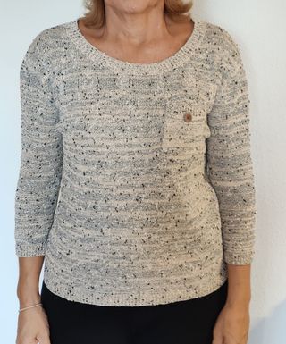 Jersey beige y gris con botón