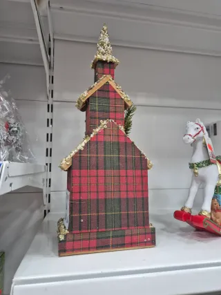 Casetta natalizia a quadri rossa