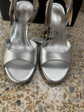 Sandalias tacón Uterqüe plateadas