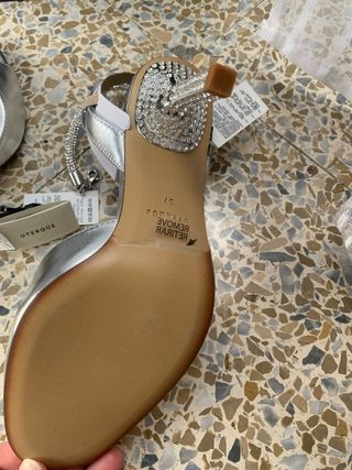 Sandalias tacón Uterqüe plateadas