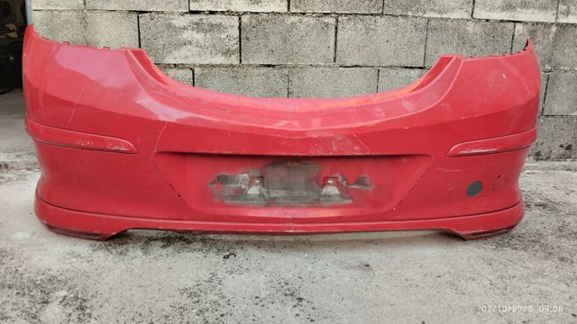 Paragolpes Trasero Opel Astra H GTC Rojo 2004-2008