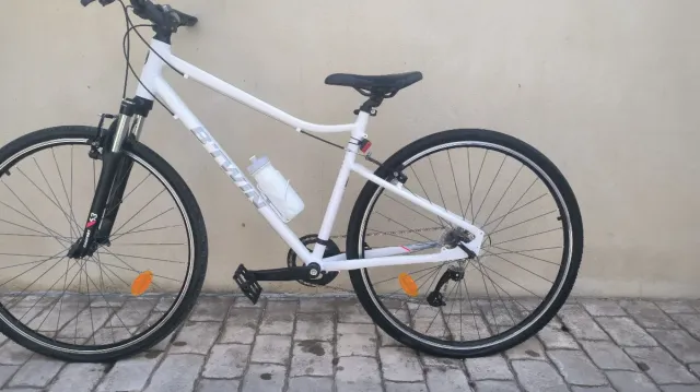 Bicicleta de paseo blanca