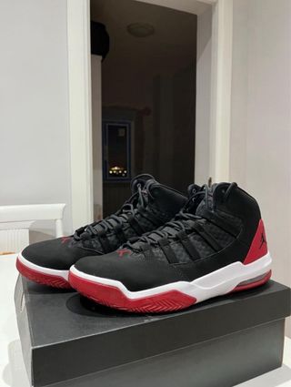 Nike Jordan Max Aura Zapatillas Negras Rojas