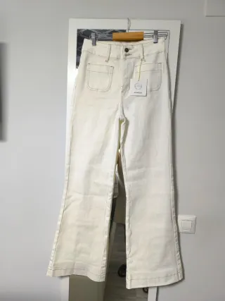 Pantalón vaquero blanco ancho