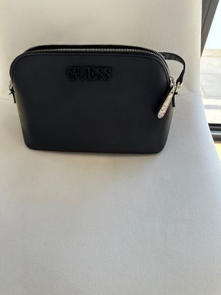 Bolso Guess Negro bandolera muy cómodo y nuevo