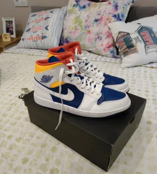 Air Jordan 1 Mid Azul Blanco