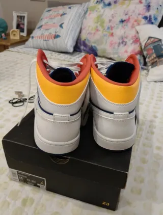 Air Jordan 1 Mid Azul Blanco