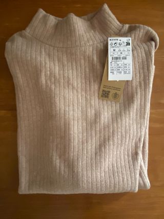 Jersey Kiabi cuello alto beige talla M