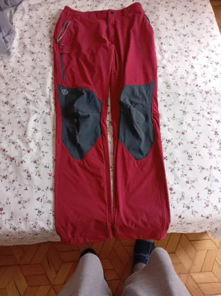 Pantalón Ternua Montaña Impermeable Rojo y Negro