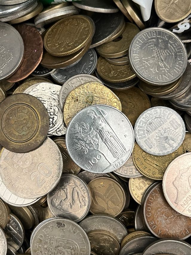 Lote de mas 500 monedas antiguas variadas