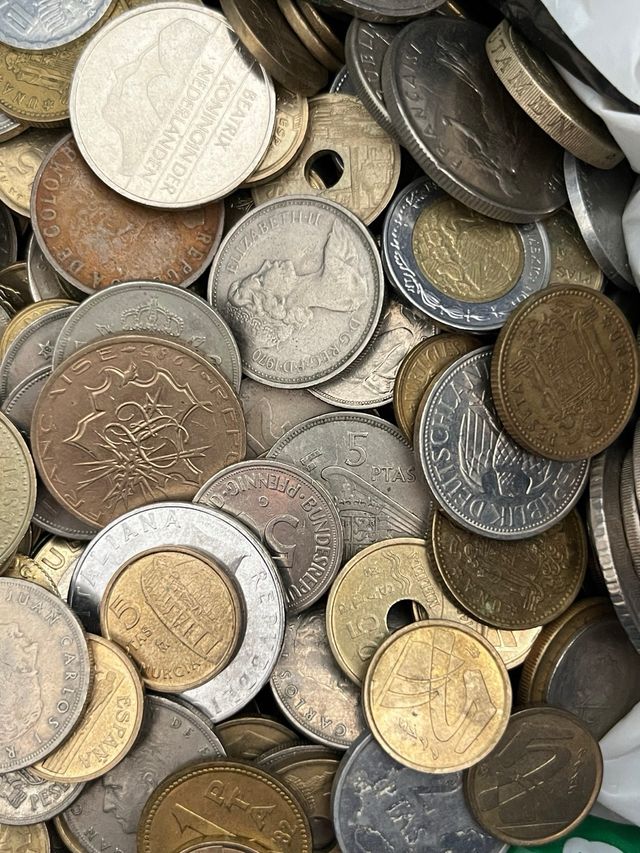 Lote de mas 500 monedas antiguas variadas