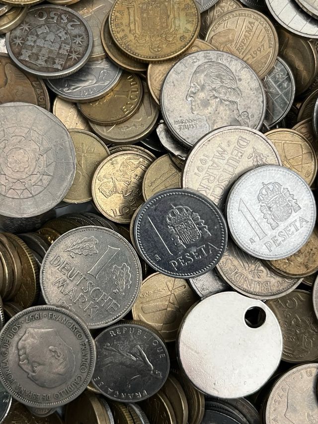 Lote de mas 500 monedas antiguas variadas