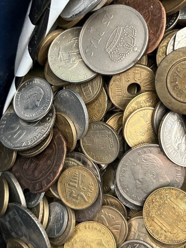 Lote de mas 500 monedas antiguas variadas