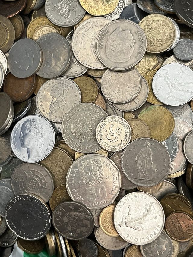 Lote de mas 500 monedas antiguas variadas