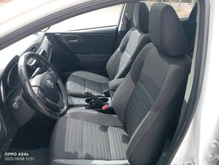 TOYOTA AURIS 2016