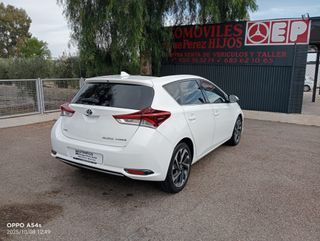 TOYOTA AURIS 2016