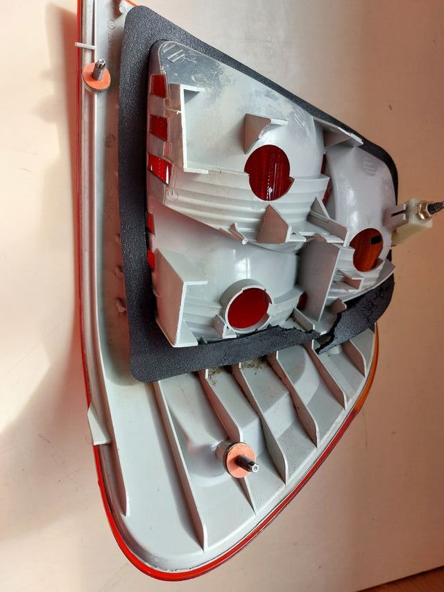 Piloto Trasero Izquierdo BMW E46