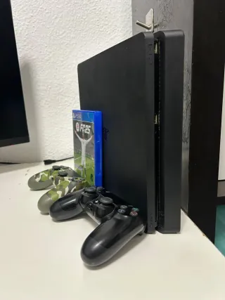 Consola PS4 + 2 Mandos + Juego FIFA 25