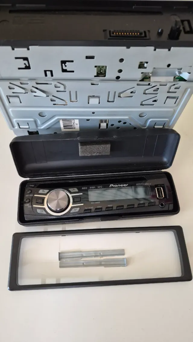 Radio Pioneer DEH2300UB