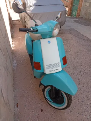 Vespa Cosa 200cc Azul