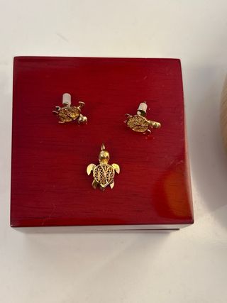 Pendientes y colgante tortuga oro