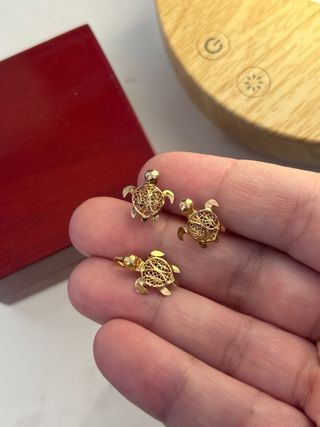 Pendientes y colgante tortuga oro