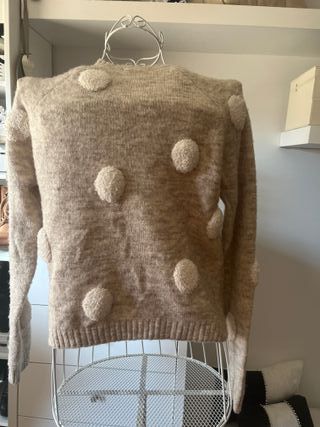 Jersey Bershka beige pompones blancos Talla S