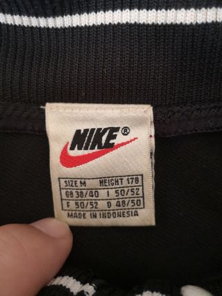 Chaqueta Nike Vintage Negra y Blanca