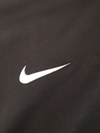 Chaqueta Nike Vintage Negra y Blanca