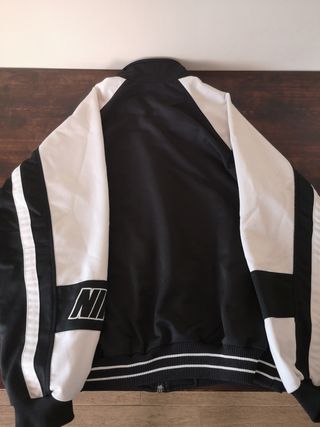 Chaqueta Nike Vintage Negra y Blanca