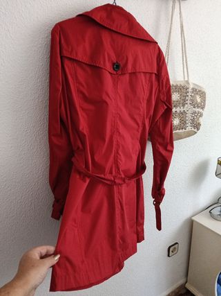 Gabardina roja