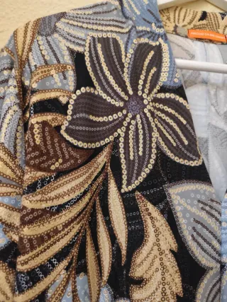 Vestido y cárdigan floral Precchio