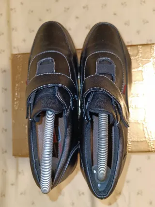Zapatos de cuña negros para mujer(7'50€)