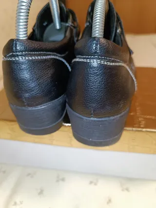 Zapatos de cuña negros para mujer(7'50€)