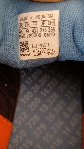 Scarpe Adidas blu e arancioni