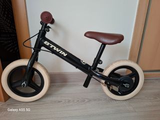 Bici de equilibrio Btwin negra