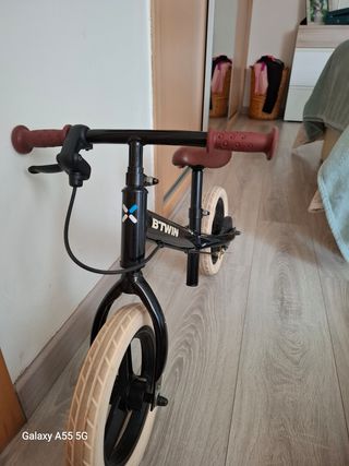 Bici de equilibrio Btwin negra