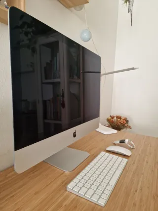 iMac Apple Plata y Blanco