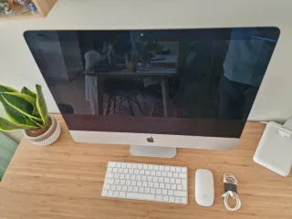 iMac Apple Plata y Blanco