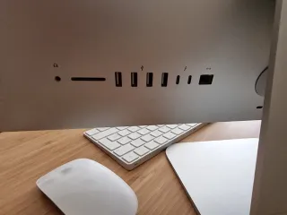 iMac Apple Plata y Blanco