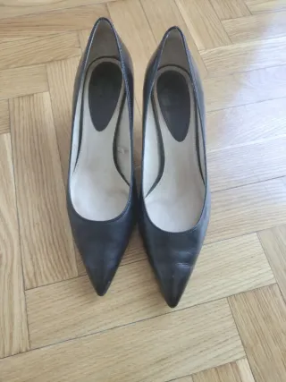 Zapatos de piel negros tacón